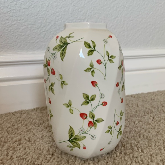 Royal Bone China Other - Royal Bone China vase